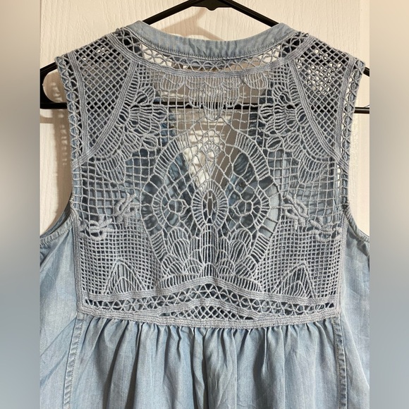 Anthropologie Holding Horses Chambray Crochet Buttoned Sleeveless Blue Top Size4 - Picture 11 of 15